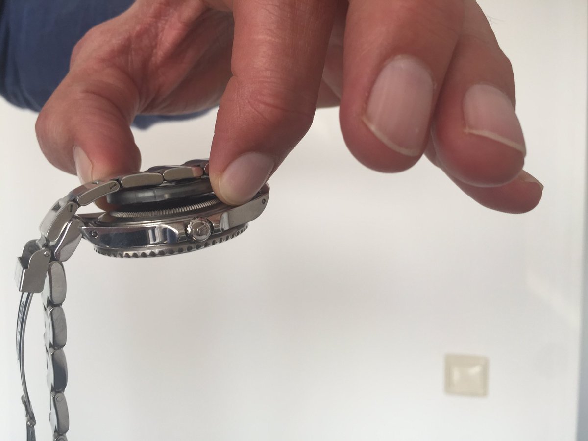 trivoly's tweet image. 1 MM nanotechnology adhesive tested. Keeps the disc in place and will not leave any residu. Reusable when switching