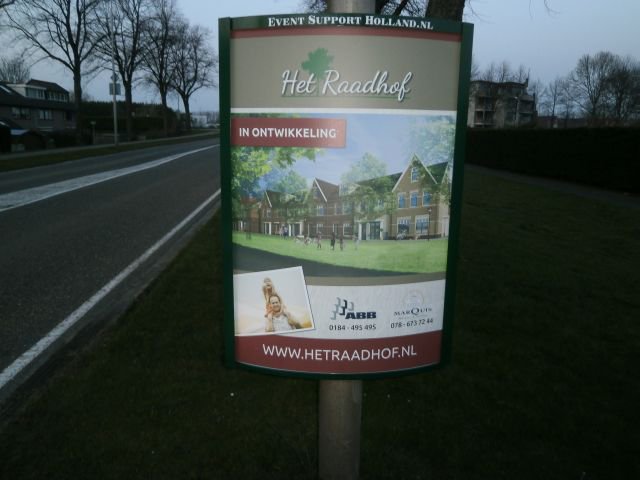 HetRaadhof's tweet photo. Heeft u onze borden al gezien in ’s-Gravendeel? https://t.co/4MgdvqMYNk