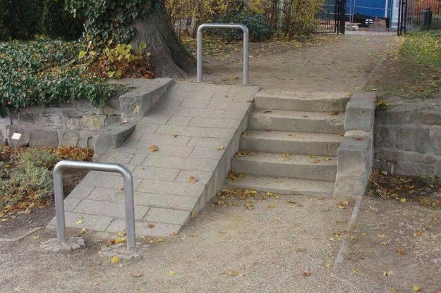 QuartoRuote's tweet photo. Scivolo per disabili ! https://t.co/Ksw5Q2oQyM