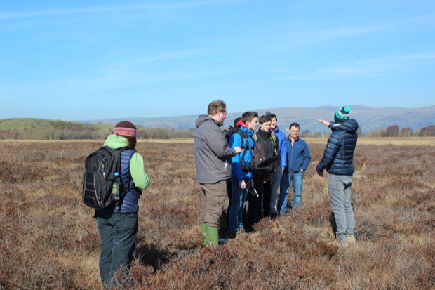 ajhardy13's tweet photo. A great day for a spot of ground truthing with the MSc Remote Sensing and GIS students @AU_DGES @AU_EarthObs https://t.co/A2IEqS6eaC