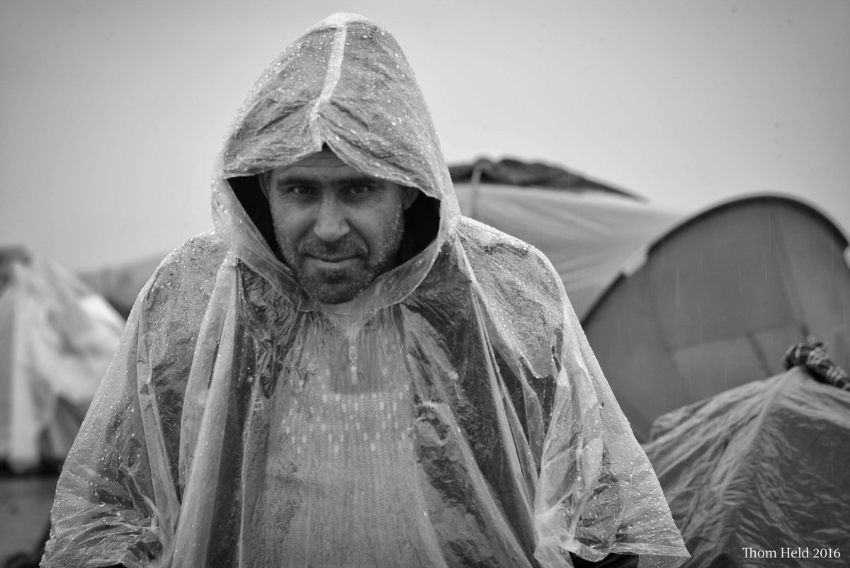 SCHÖNHEIT! Gnade für die bewundernswert starken Flüchtlinge #Idomenis. TICKET EINFACH NACH BERLIN UND ZÜRICH. JETZT!