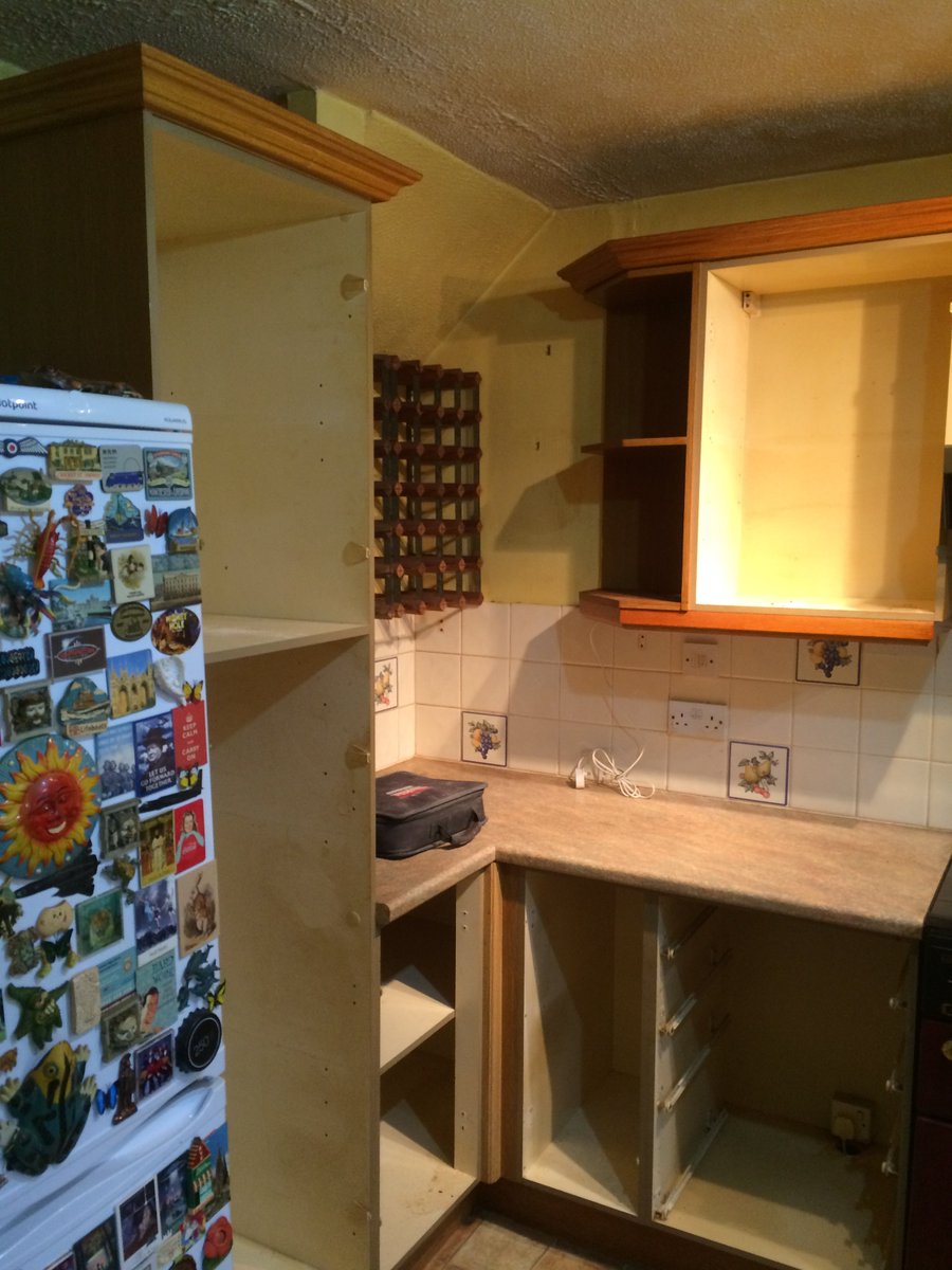 MawGreen's tweet photo. Before and after pictures of our last weeks kitchen install! https://t.co/Iw7jwO7o8X