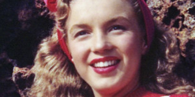 HuffPostArts's tweet photo. Pre-Fame Marilyn Monroe is barely recognizable in rare photo: https://t.co/gLNcPFllLq https://t.co/EIV0uYhl2I