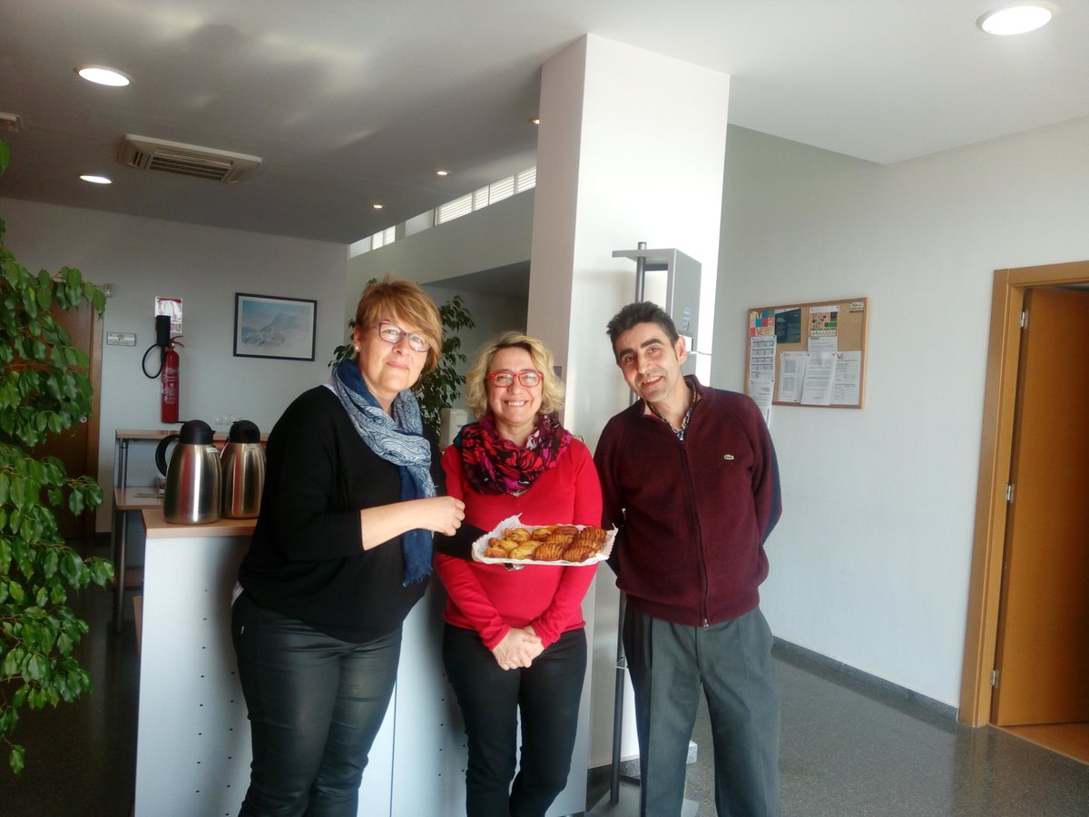 Hoy desayuno formativo  sonrisa <a href="/Sicted_ALC/">Sicted Alicante</a> en #viveroempresas oferecido por #elbeato con <a href="/KikaMorey/">Kika García-Morey</a> y #fontdelmoli.