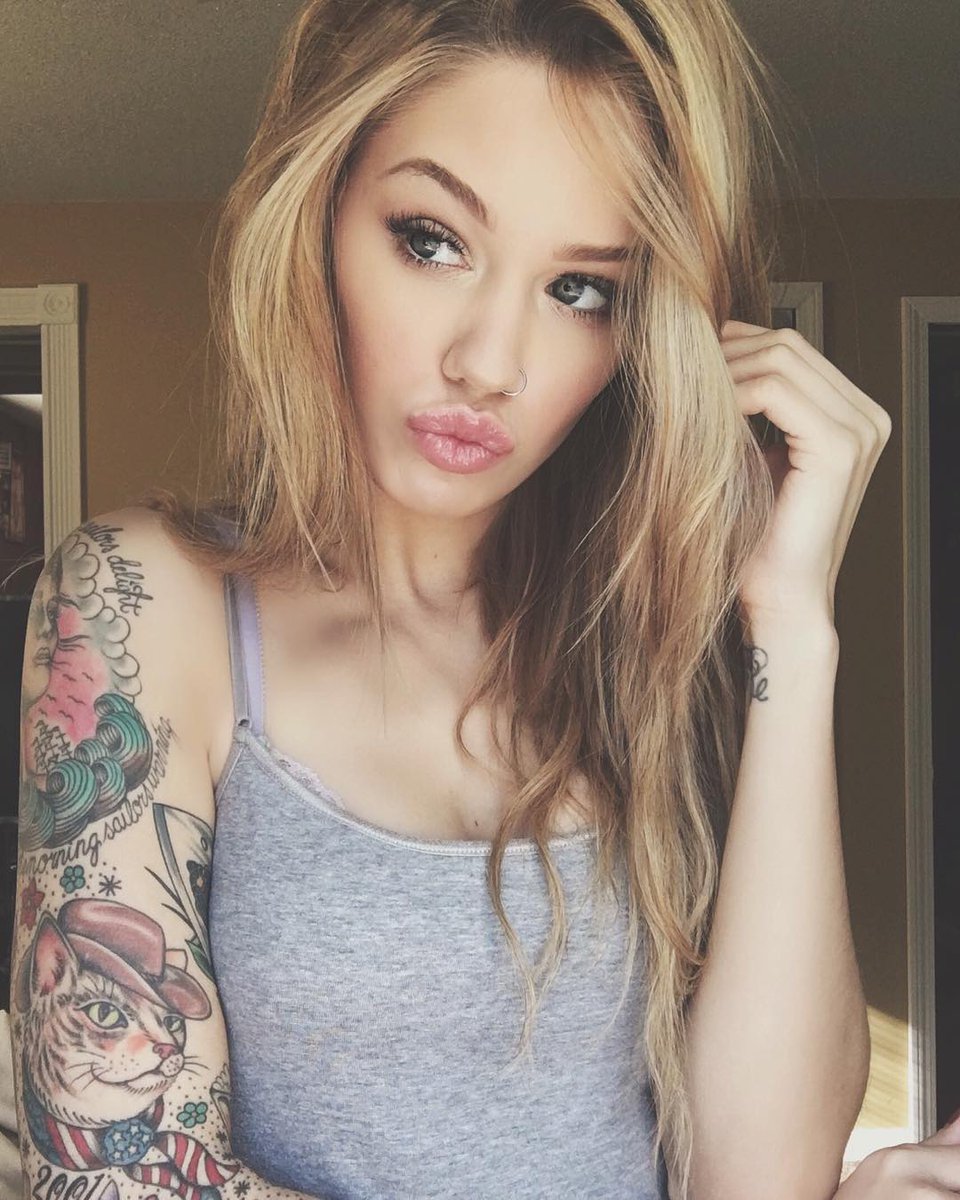 yKatdenningg's tweet photo. Kiss me hard before you go 😚💋😗😘😇 https://t.co/taehhn1oc4