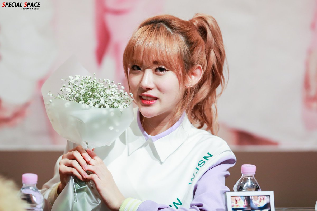 SpecialSpace_'s tweet photo. 160312 #우주소녀 #WJSN #루다 #LUDA 명동팬싸인회 직찍
애기... 너무이쁘자나♥

https://t.co/BLJ4hbJU7W https://t.co/P5YKgjGup3