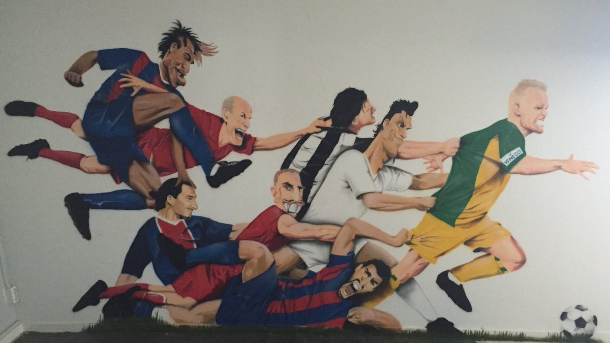 Muurschildering in de ADO Skybox is afgerond. Gemaakt door Patrick Artdrenaline, Door Tommie zelf ondertekend!