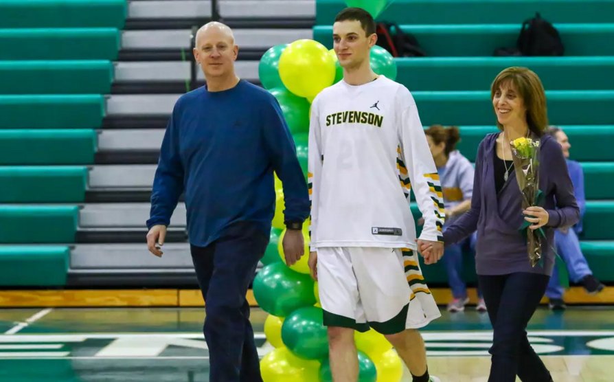 SHS_BHOOPS's tweet photo. Congrats to Senior Ben Rodheim for earning 2016 Scholar Athlete! #PatriotPride #StudentAthlete https://t.co/Ng503Kyslg