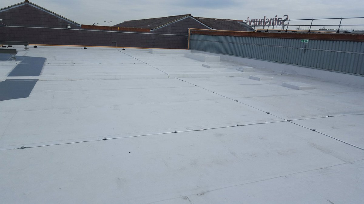 KANDS10's tweet photo. Another 3500sqm completed in the Midlands using @SikaTrocal there's no stopping us at the moment https://t.co/R2xtu4wJAd