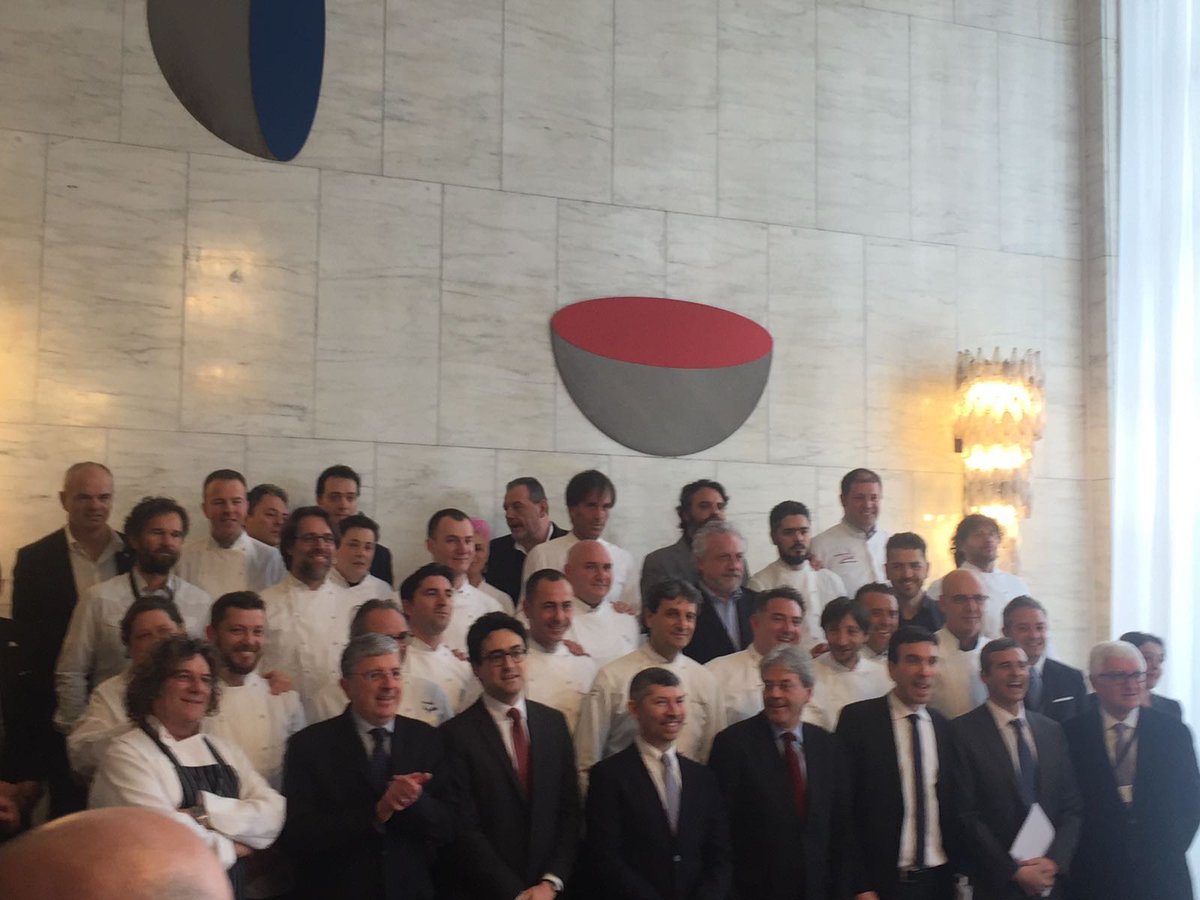 SimonePadoan's tweet photo. Live dalla cerimonia alla Farnesina sulla #cucina italiana di qualità all'estero. #iTigli https://t.co/45D1T8BOCQ