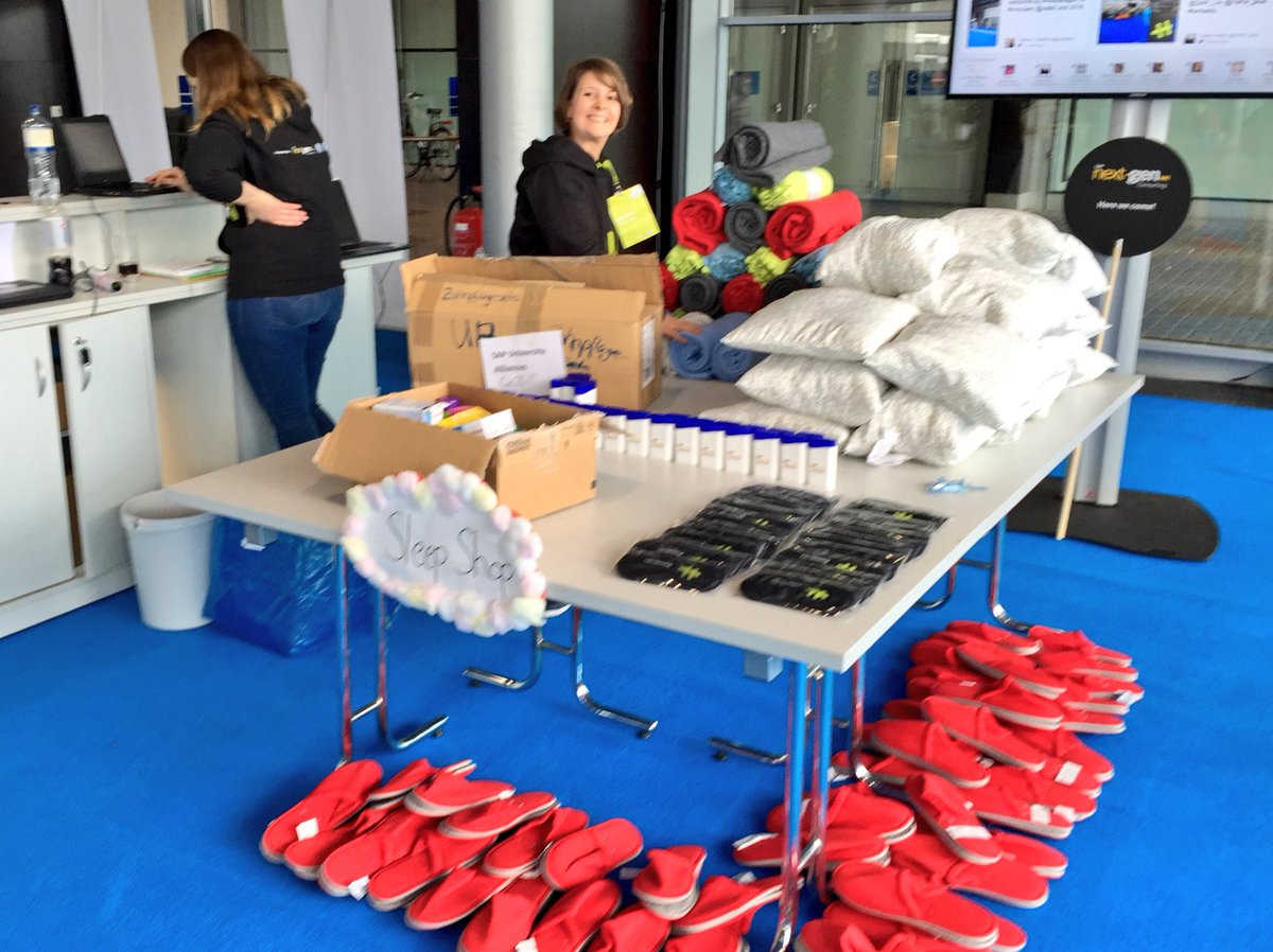 DanielvonDungen's tweet photo. #SAP #SleepShop is ready at #CeBIT #InnoJam with #Volkswagen. #SAPNextGenConsulting @SAP_UA @AnnaWypior https://t.co/6Tx27CWUtW