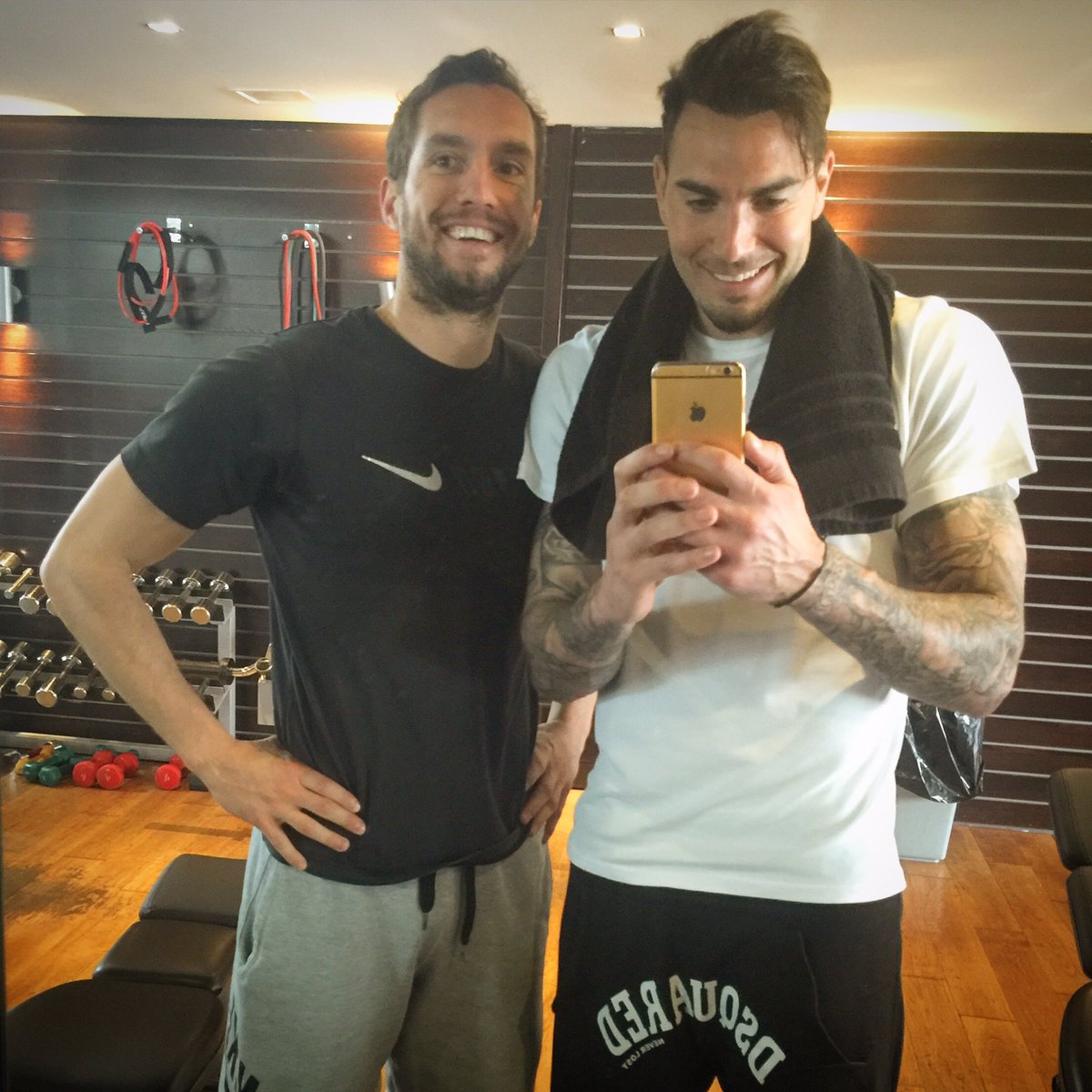 RJimenezGago's tweet photo. Day off, training and having fun..π¨ with my greek half #Bogass πͺπΌπͺπΌπ
. #bff https://t.co/JovoX9LT09