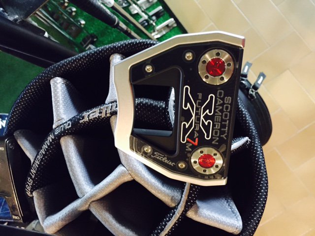 MaxentSport's tweet photo. Il corner #golf è ancora un #workinprogress ma abbiamo questo gioiellino qui @ScottyCameron #putt #TeamMaxent https://t.co/KZVU7AkNkq