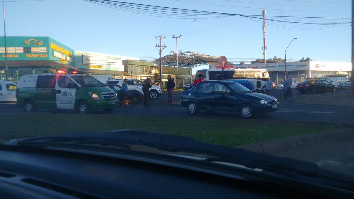 eduburgoss's tweet photo. Colisión vehículos menores en Caupolicán/Imperial en #Temuco. @camartinezj @RNEAraucania @RNE_Monica @radiotemuco https://t.co/bU13NsET6E