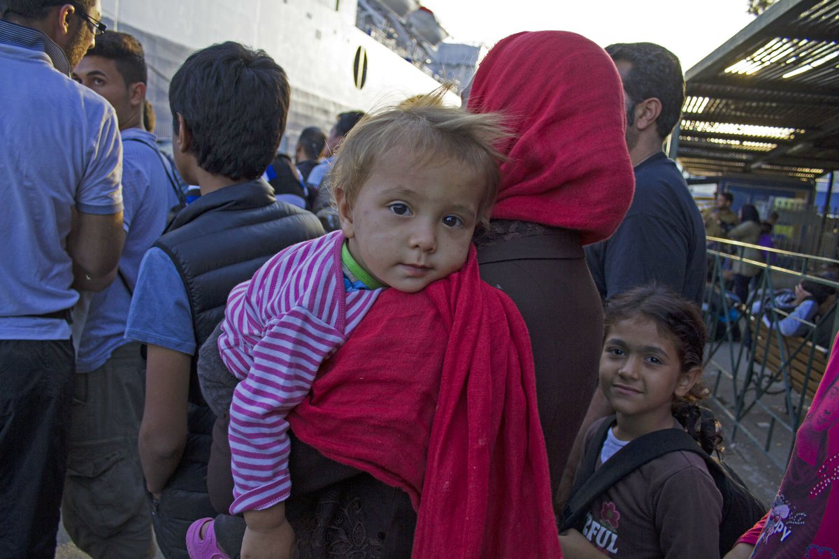 RESCUEorg's tweet image. It’s time Syria’s children knew peace. Millions are growing up having known nothing but destruction. #withSyria