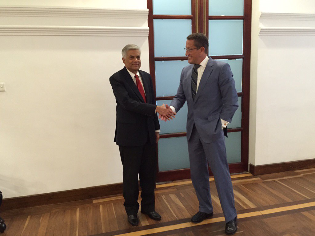 richardquest's tweet photo. #flywithquest having an amazing 18 hours in #SriLanka just met the prime minister https://t.co/zv3qvoRiXb