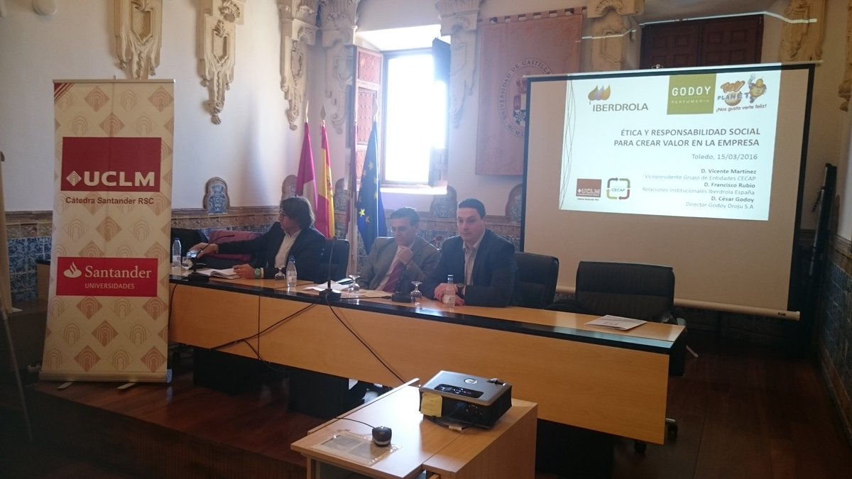 rmcanas77's tweet photo. @CECAPToledo1 @iberdrola Perfumerías Godoy  en mesa redonda empresas Seminario RSE en Toledo @ComunicaUCLM @RscUclm https://t.co/EIonO31pOI