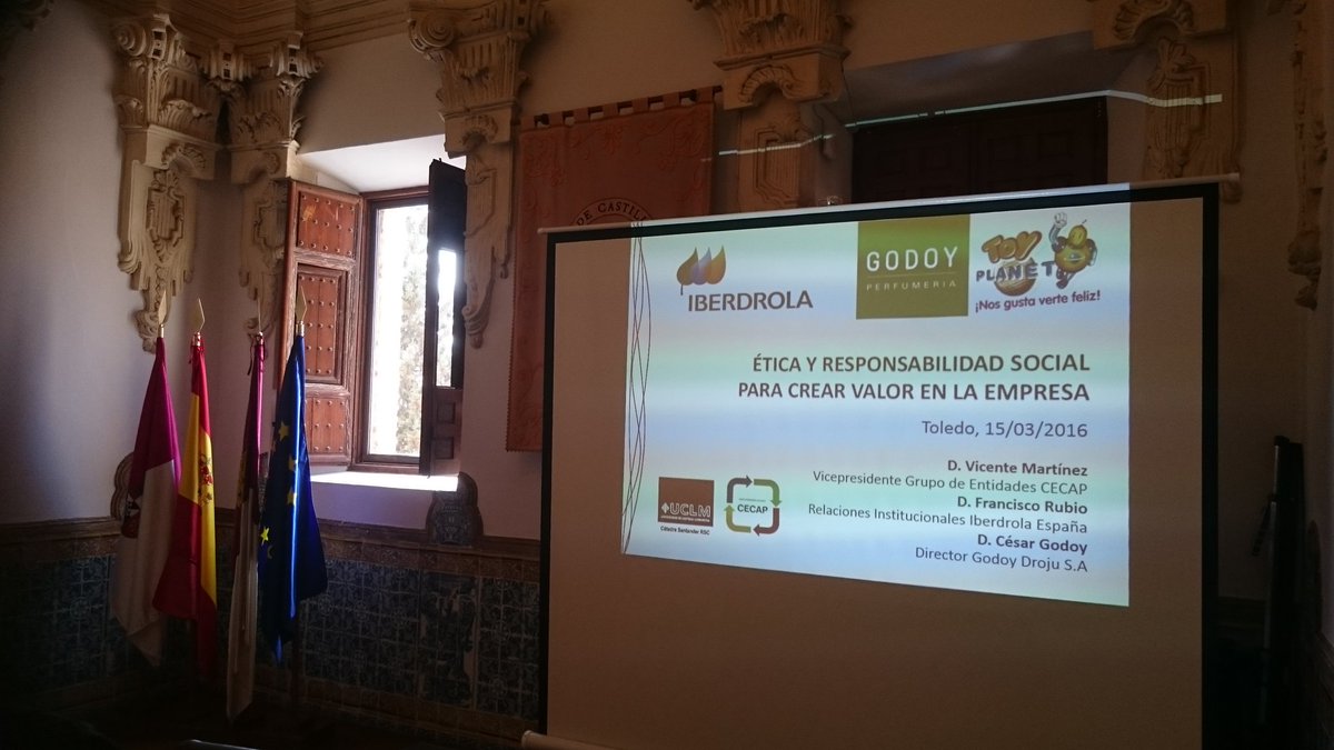 rmcanas77's tweet photo. @CECAPToledo1 @iberdrola Perfumerías Godoy  en mesa redonda empresas Seminario RSE en Toledo @ComunicaUCLM @RscUclm https://t.co/EIonO31pOI