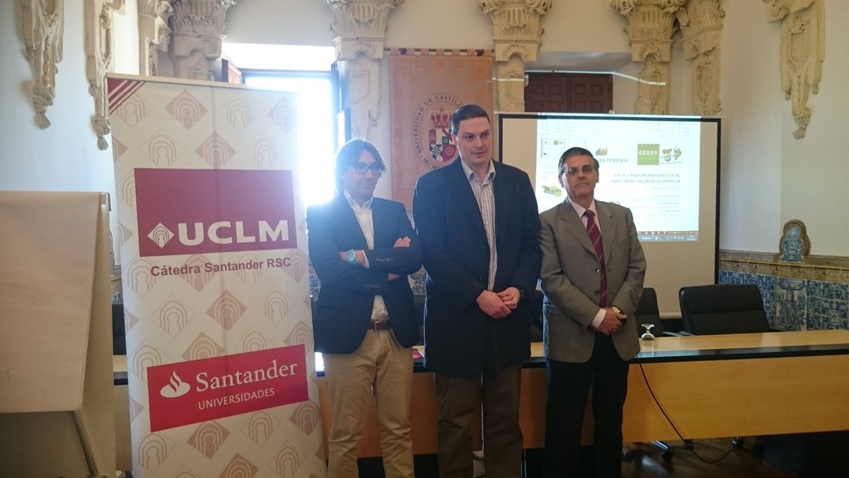 rmcanas77's tweet photo. @CECAPToledo1 @iberdrola Perfumerías Godoy  en mesa redonda empresas Seminario RSE en Toledo @ComunicaUCLM @RscUclm https://t.co/EIonO31pOI