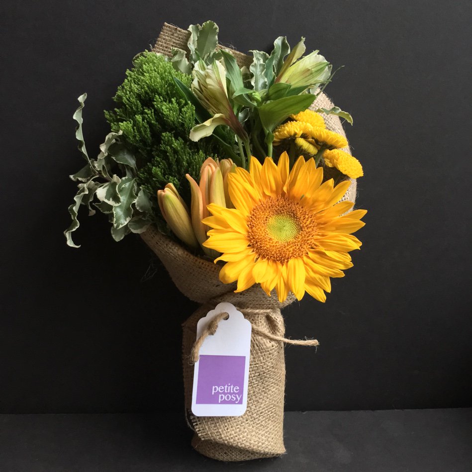 petiteposyny's tweet photo. Today's Posy: Sun Flower, Alstroemeria, Pompom, Lilies, and Green... #florist #manhattan  https://t.co/DZ3vu3KLl0 https://t.co/QVwcgoetIe