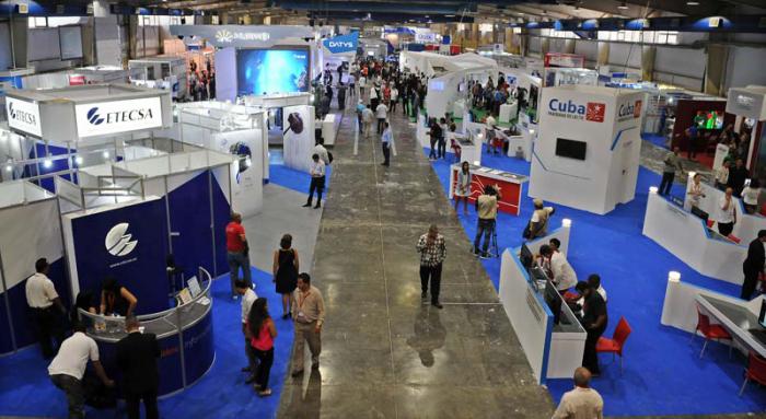 Granma_Digital's tweet photo. Conectando sociedades…puente al desarrollo tecnológico #informatica #Cuba
https://t.co/HeaDWkPGNs https://t.co/GbvXUWcHsJ