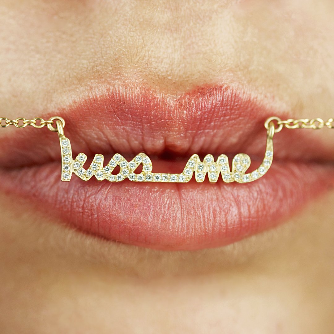 meandrojewelry's tweet photo. Kiss and tell… #kissme #meandro #handcraftedjewelry #madeinnyc #recycledgold #pendants #diamonds #sweetsentiments https://t.co/uT6bs6Pvik