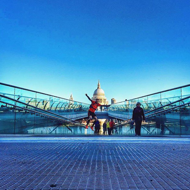 SteveSkinner_'s tweet photo. I wave because I'm lucky to run around great sights in London! #MizunoWave #WhyIWave @MizunoRunning @MizunoRunningUK https://t.co/BL1Ka8E4j5