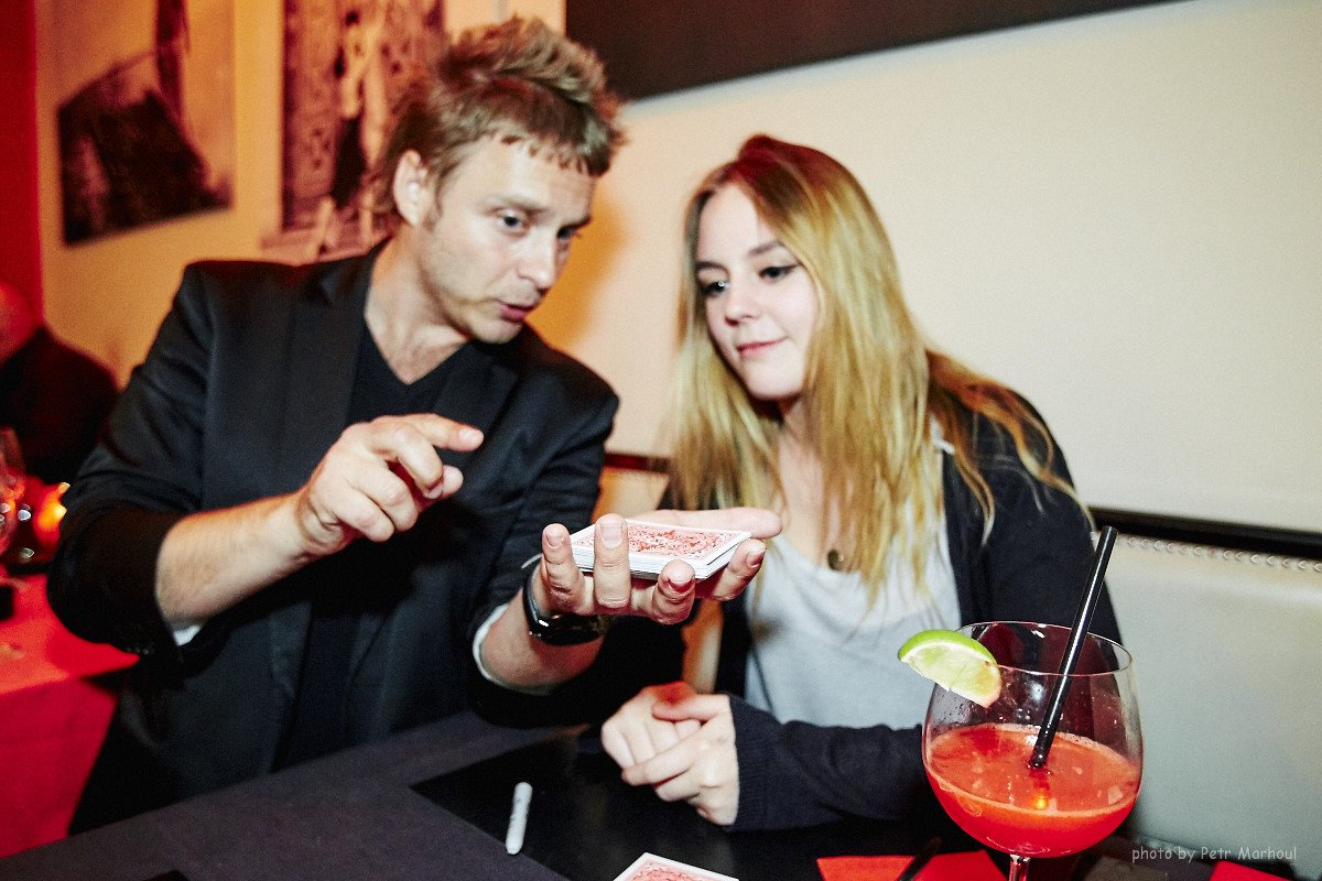 LCAPRG's tweet image. The charismatic illusionist ROBERT FOX! Make your reservations for 15th, 16th, 17th March. m.lacasaargentina.cz/reservation.ht…