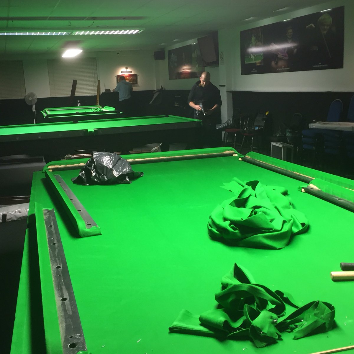 ClubWts's tweet image. New cloths for @nr147 @joegentlemanjoe and @VinnieCalabrese with thanks to @snookerservices 👍 #getpracticing