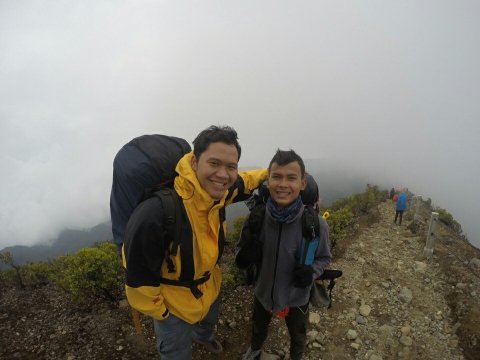 kasela_'s tweet photo. #GunungGedePangrango #Sahabat #Pendaki #kangengunung #butuhrefreshing https://t.co/W9vEXwWVAA