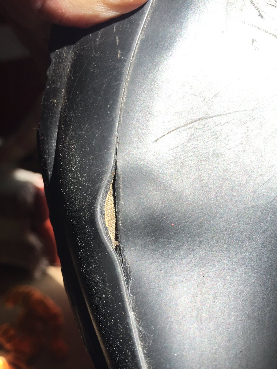 BollsHolls's tweet image. @HunterBoots only 4 months old and they've come apart at the seam already #poorquality #notmadetolast