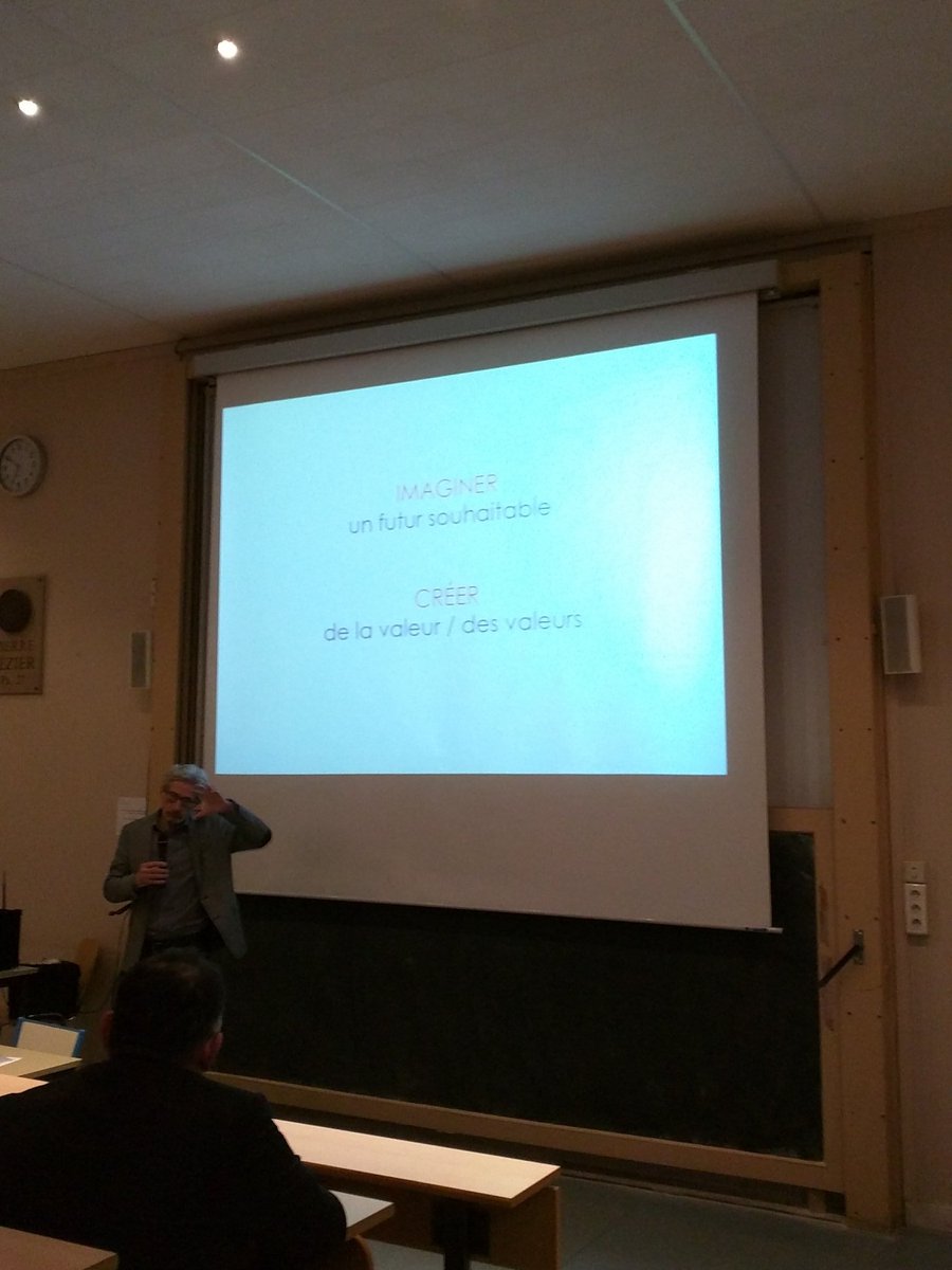 AM_RechTech's tweet image. Le rôle d&apos;un designer est d&apos;imaginer un futur souhaitable et de créer de la (des) valeur(s) @fritschdesign