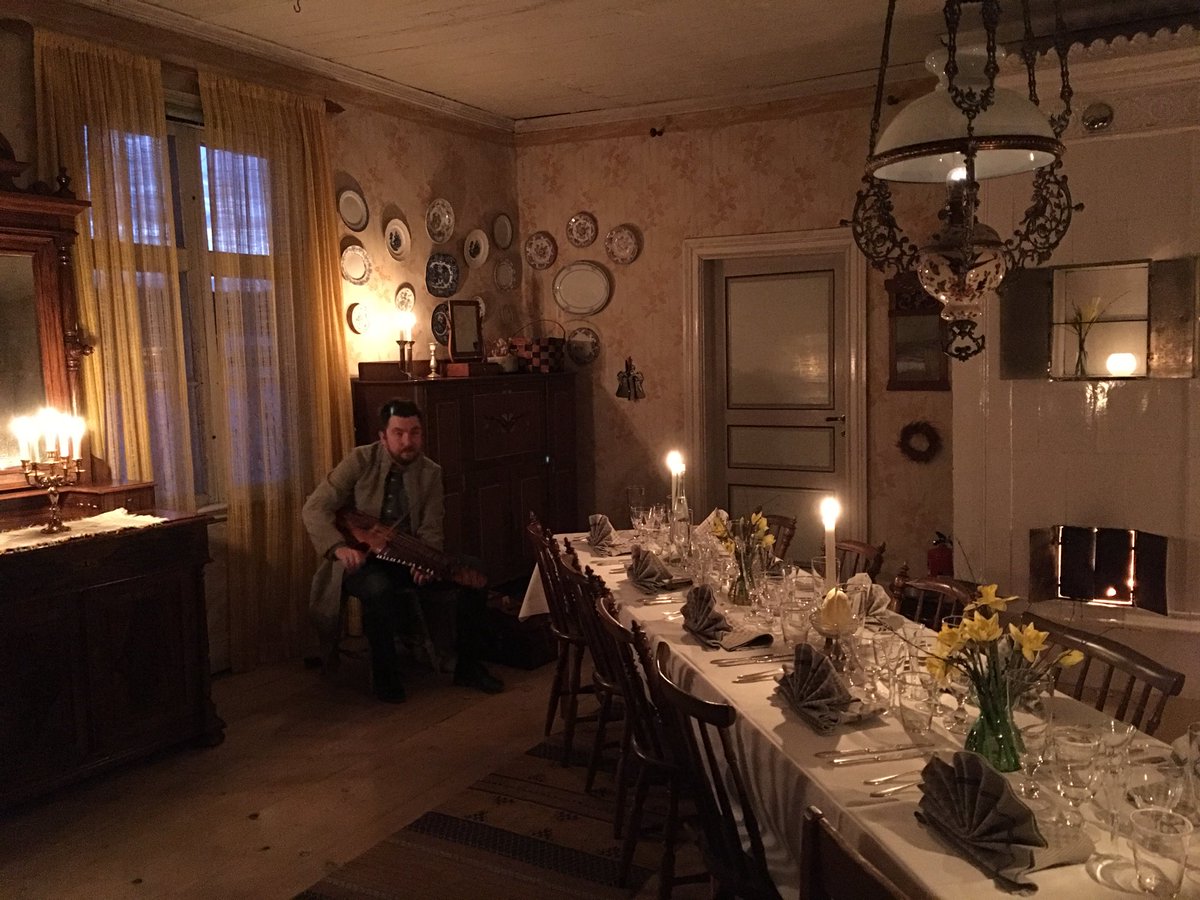 Terug in de tijd: historisch diner in #Lapland. In stijl... #granobeckasin @VisitSwedenNL #zweedslapland