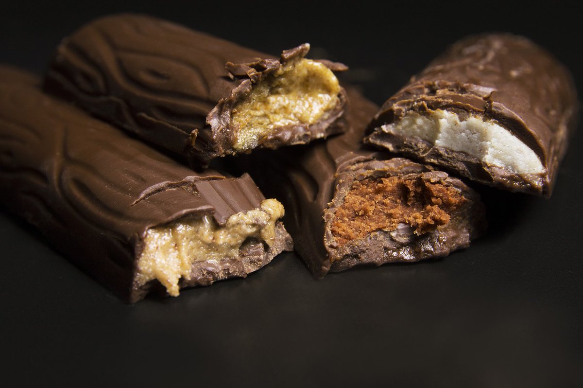 myrawjoy's tweet photo. New Chocolate bars #raw #vegan #healthy #variations #chocolate #rawdeli @raw_deli https://t.co/Q6gZGsjWMs