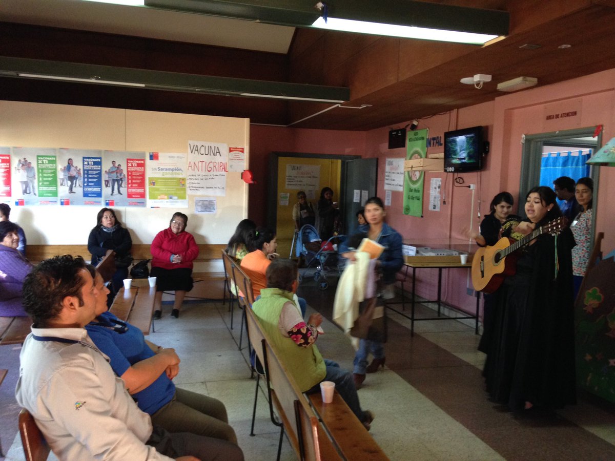 dae_regional's tweet photo. ya estamos en en #CESFAM #Quepe en actividades de alianza #SemanaMascota2016 #UMayorTemuco https://t.co/iy1oOe9e7S