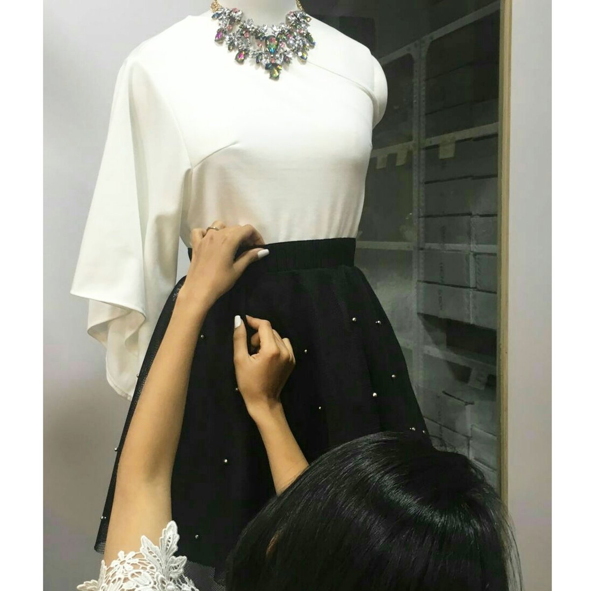 snobbox's tweet photo. Our stylist adding the final touches to this chic outfit before it gets shipped to our client for her special day!💁 https://t.co/XjIzUT5IBS