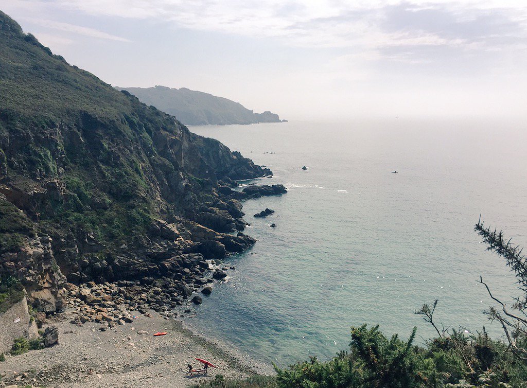 DutchCheez's tweet photo. #Guernsey! The perfect location for #Patchmovie. Will audience fall in love #Saturday? Pre #screening #dutchcheez https://t.co/vCcG5eu8J5