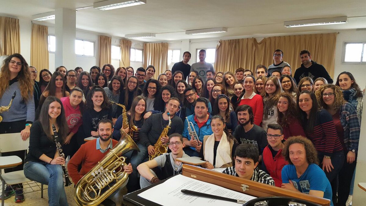 BandaUAL's tweet photo. Preparando ya los conciertos didácticos para este 2º cuatrimestre 🎷🎺🎸🎶#vamosequipo #nuevosintegrantes https://t.co/u6zUmmRVG0