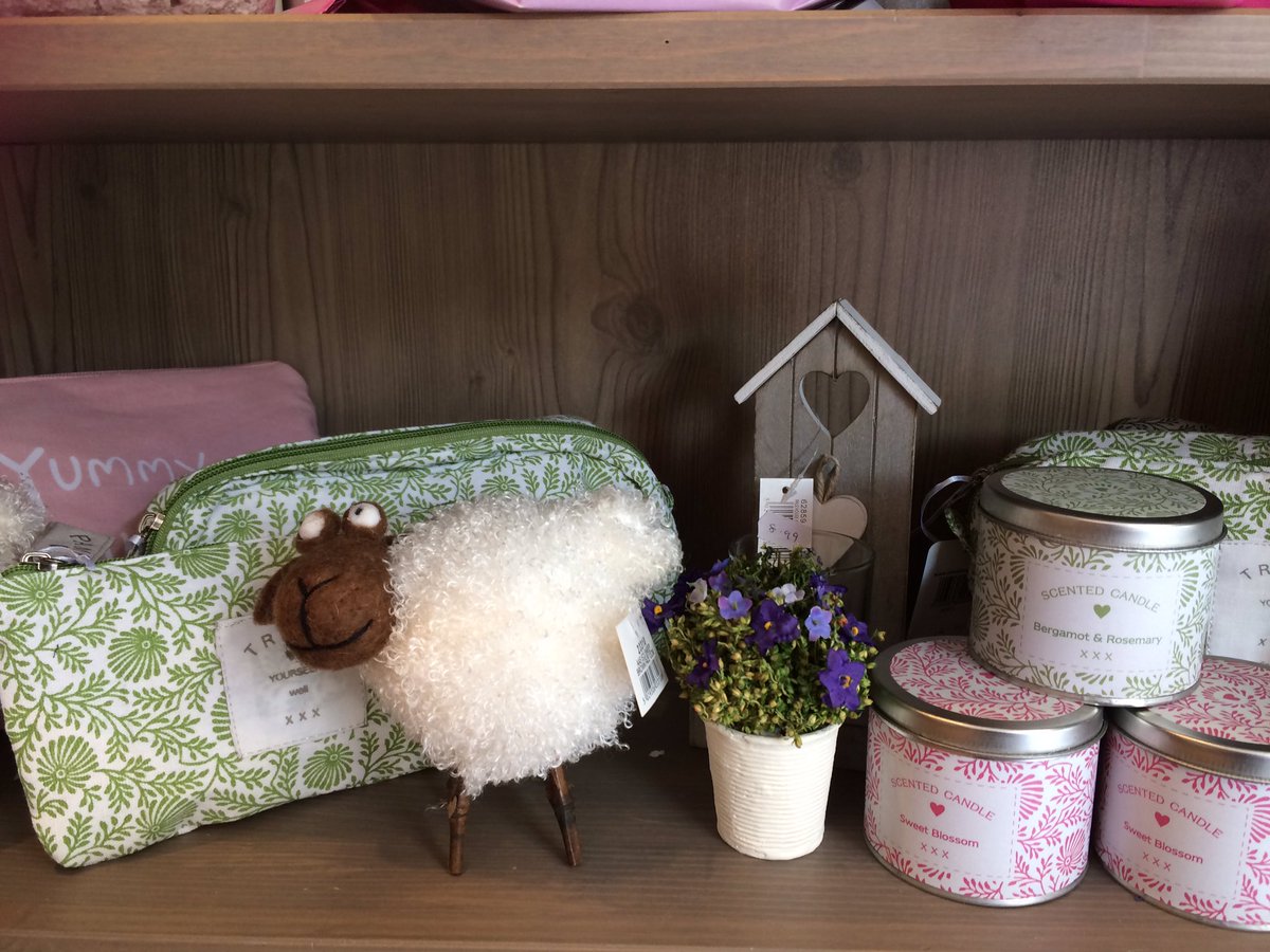 gallery1ltd's tweet photo. Spring has arrived..? #@ShrutiDesigns#fashion https://t.co/Novv4saqIG