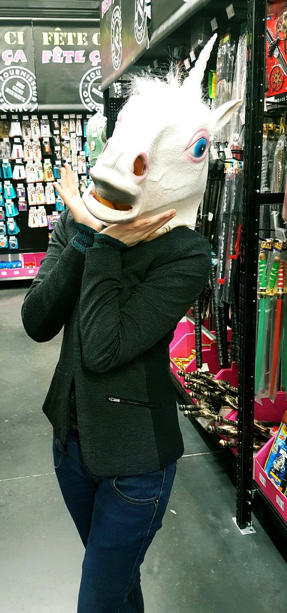 DevovoTV's tweet photo. Je suis une licorne et je fais peur mdrr #Preparationlive https://t.co/A5m7jyUPDZ