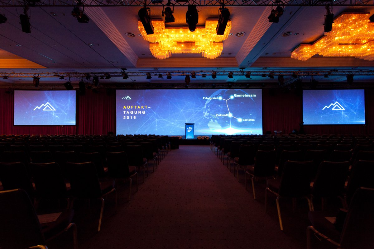 dpentertain's tweet image. #multiscreen #Softedge #ContentProduktion #Multidisplay #PanoramaProjektion
Konzept+Visualisierung,Content,Operator