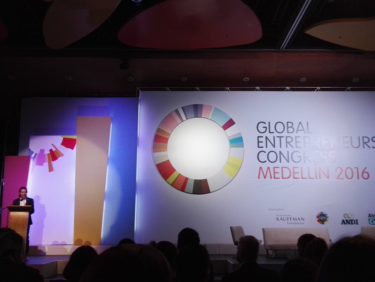 daniel_bunuel's tweet photo. @FicoGutierrez inaugura el #GECMedellin #GEC2016 https://t.co/iTzJOVfTYV