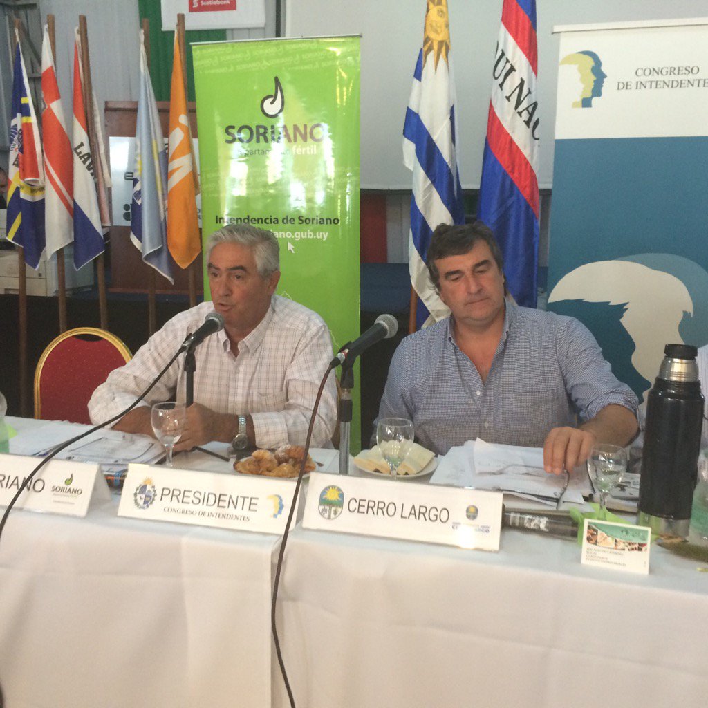 Agustín Bascou, intendente de Soriano, anfitrión, preside el Congreso de Intendentes. #ElObservadorenExpoactiva