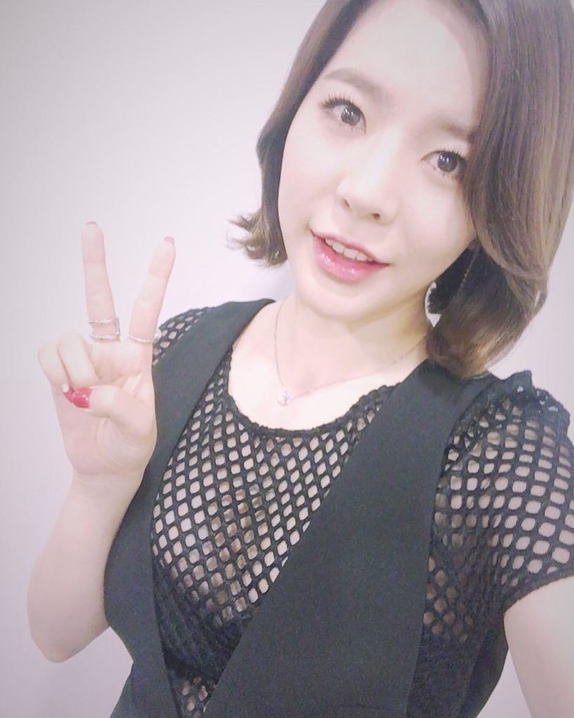 [svnnynight ]오랜만이니까 오늘 핑크 카펫 때 사진도!!!!! #SIA 기다려줘서 고마웡..❤️ ift.tt/1Udsh3R