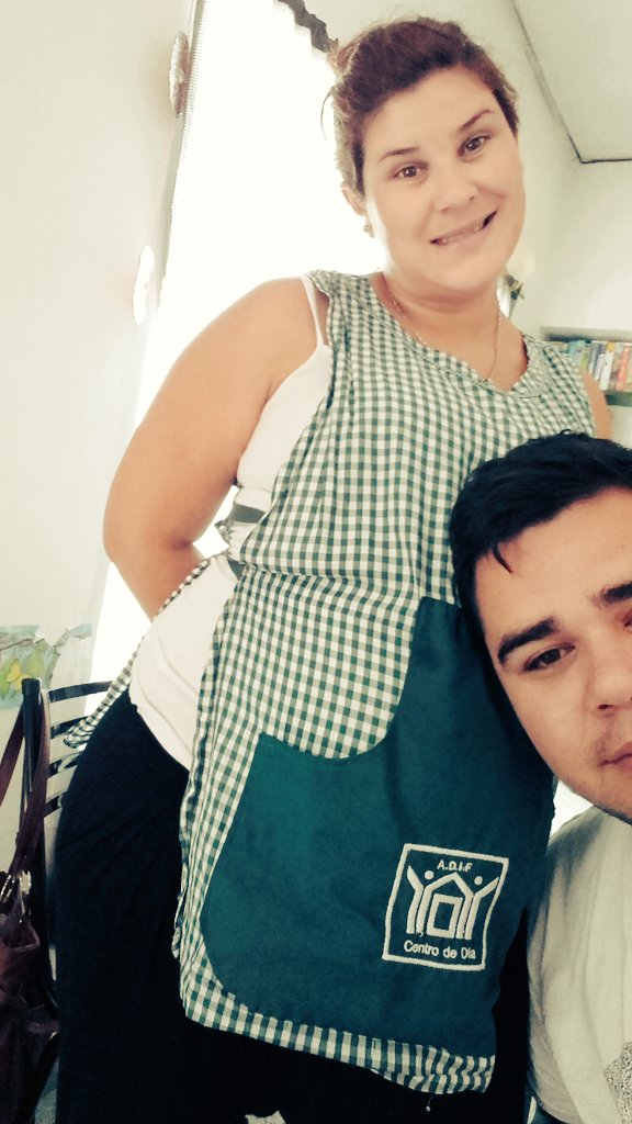 martindiversia's tweet photo. Foto con el gordito y su mama... te amooo noee... tio martin https://t.co/lK4mAYsFTR