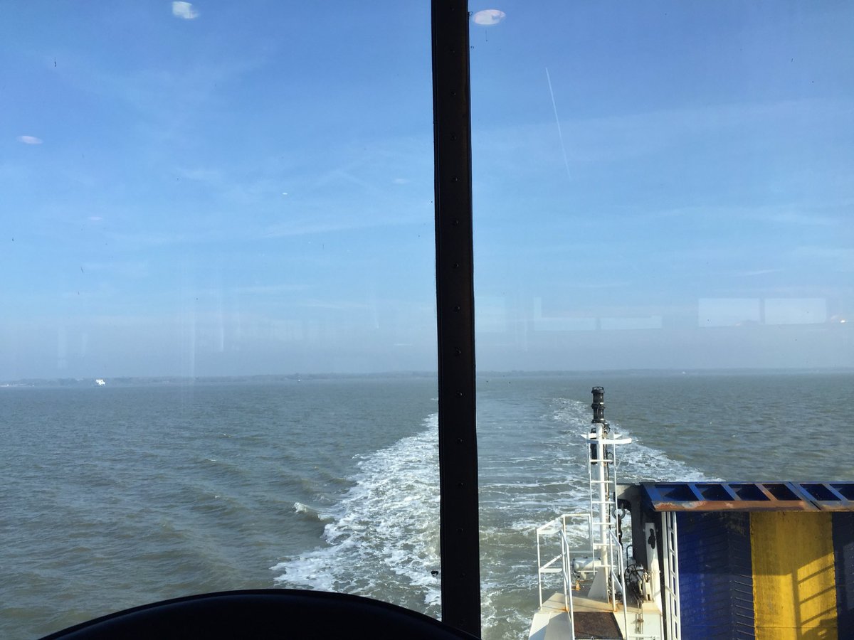 d0rs3tk4t3's tweet photo. @PropertyCareSPC beautiful day for a trip to the #iow #TravelTuesday 🌞⛴👍🏻 https://t.co/gUmebuVGxL