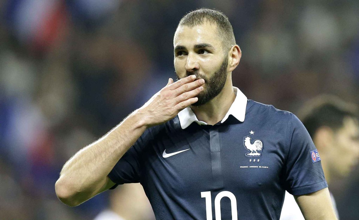 Duels__Football's tweet photo. Si vous n'aviez pas le choix, lequel des deux vous sélectionnez ?

RT : Benzema
LIKE: Valbuena https://t.co/QwFERVWjw7