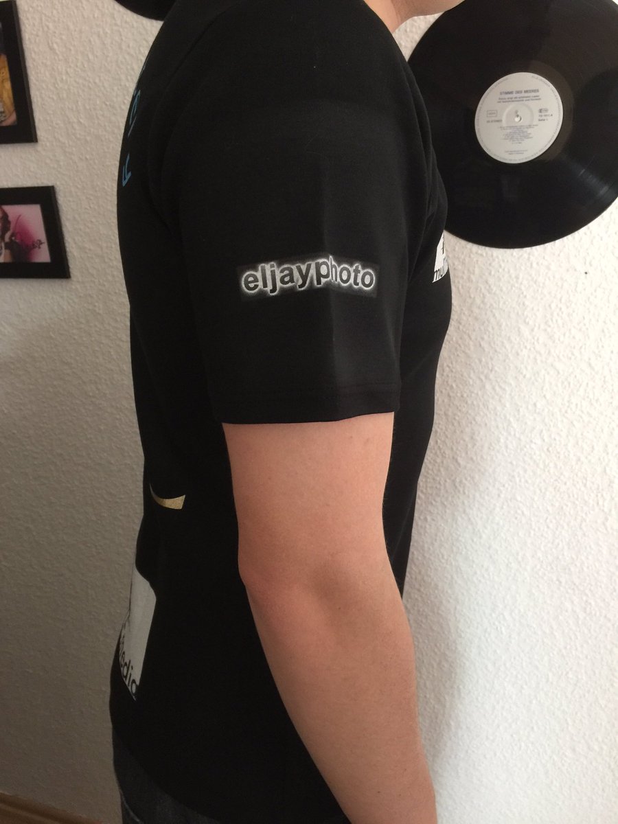mulTHIELEmedia's tweet photo. Mit diesem Laufshirt gehe ich beim Berlin Halbmarathon an den Start! #multhielemedia #schlagerparadies #zierenberg https://t.co/N7gDI4wORK