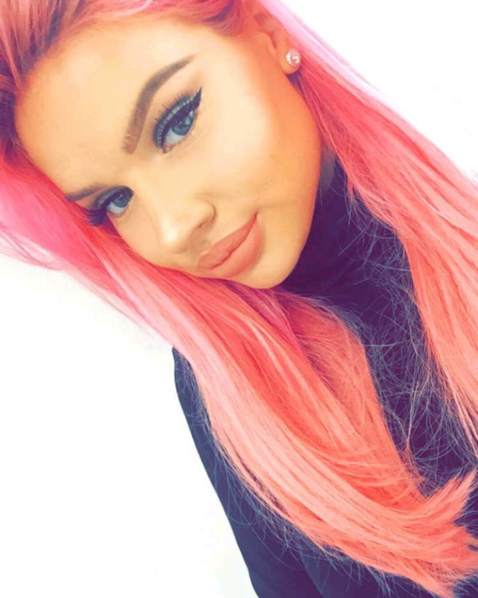 malinalange8's tweet photo. @ShirinDavid wie wunderschön deine neue haarfarbe einfach ist😍 steht dir mega😍😍❤ https://t.co/ImFF9QqsbT