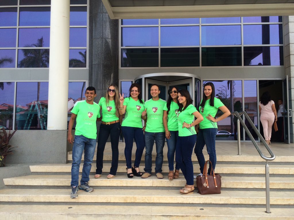 AlbaMarinaRueda's tweet photo. Arribo del equipo #CUCRUN al lanzamiento oficial de la @mmbaq. https://t.co/UC4346pO8o
